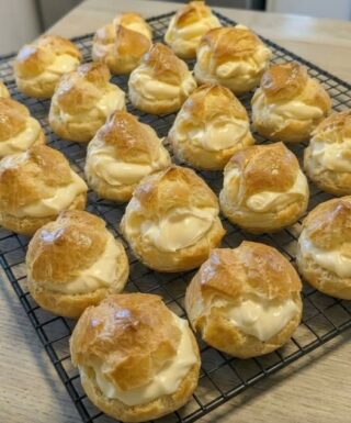 Cream Puffs with Custard Filling