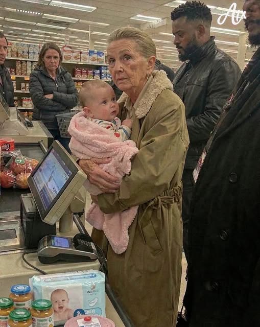 People Mocked Me When My Card Got Declined While I Was Holding My Baby Granddaughter—Then a Voice Behind Me Said, ‘Ma’am. You With the Baby’