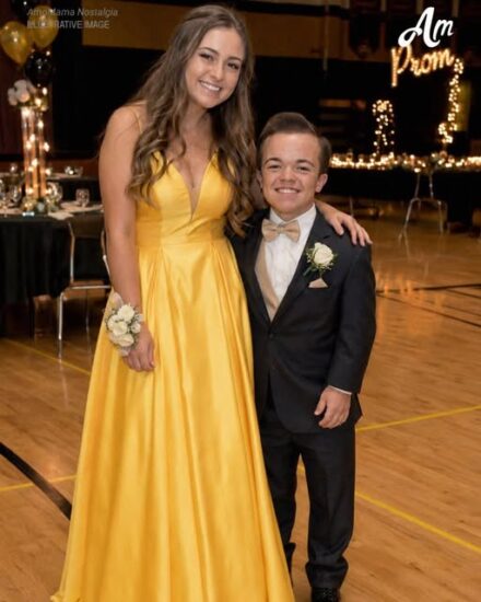 Everyone in Class Laughed at My Boyfriend Because of His Height – But at Graduation, Our Teacher Invited Us on Stage and Said Words That Left Everyone Speechless